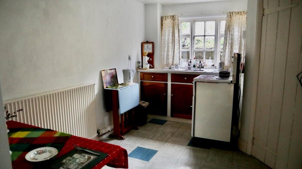 Additional property image - Hillview Cottage, Brailsford