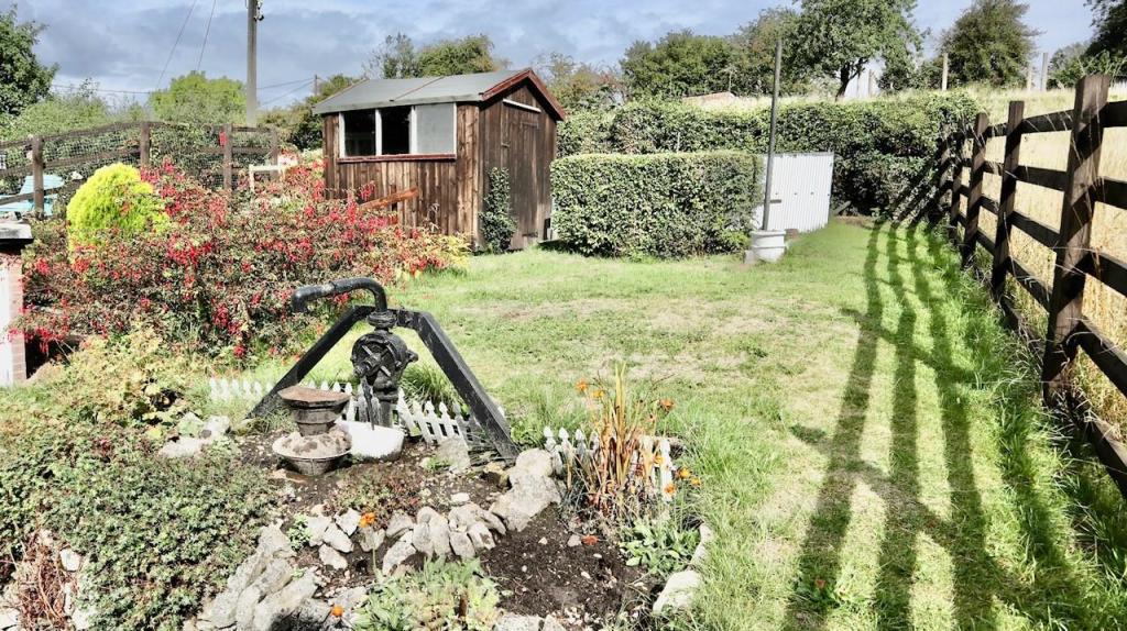 Additional property image - Hillview Cottage, Brailsford