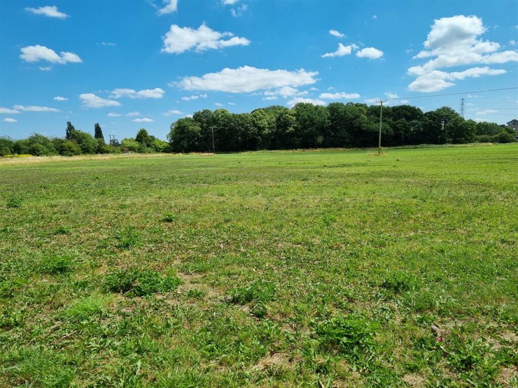 Land for sale in Lot 3 Pastureland extending to 2.59 acres (1.05 h, WS11
