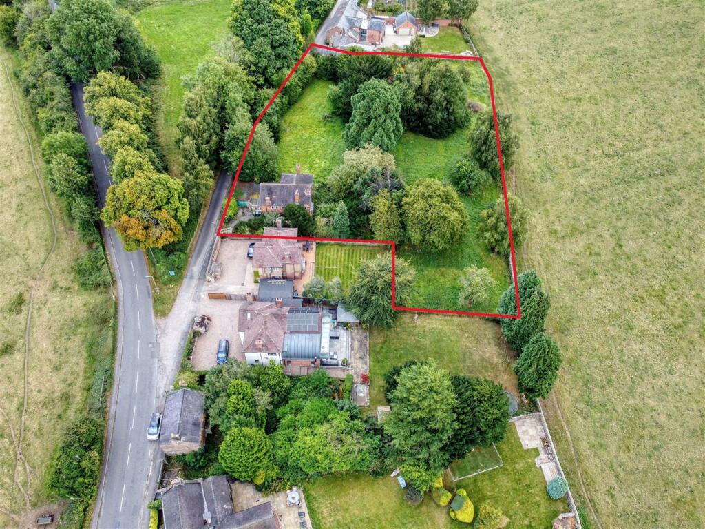 Additional property image - 3 Church Walk, Duffield, Belper