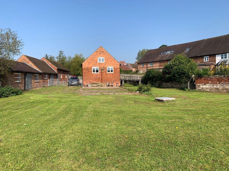 4 bedroom farm house for sale in St Thomas' Mill Farm, Baswich Lane