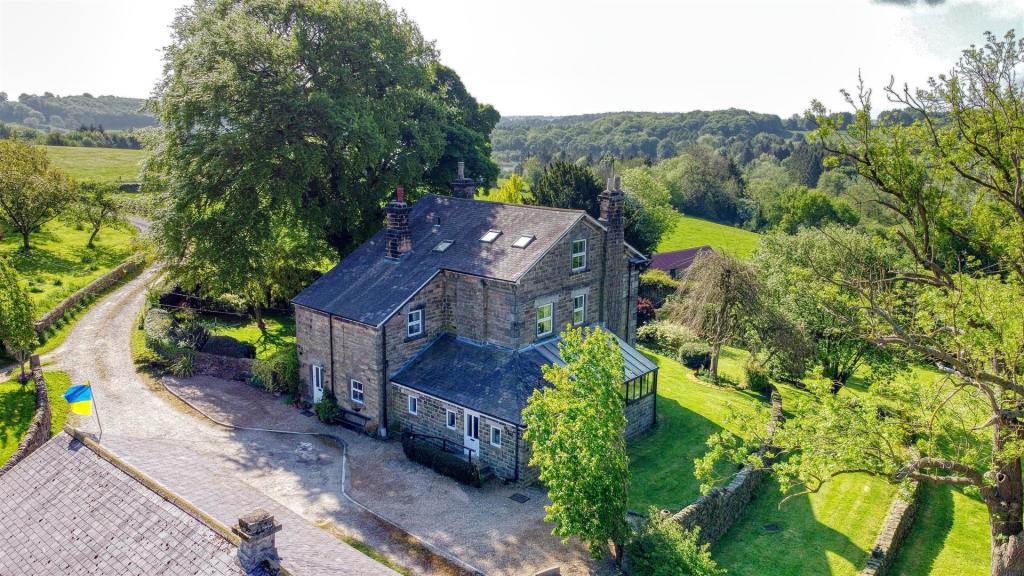 7 bedroom farm house for sale in Woolley Farmhouse, Badger Lane