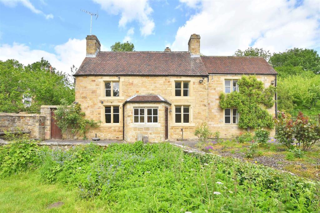 5 bedroom cottage for sale in Abbotts Croft, Stainsby Mill, Heath, Chesterfield, S44 5RW, S44