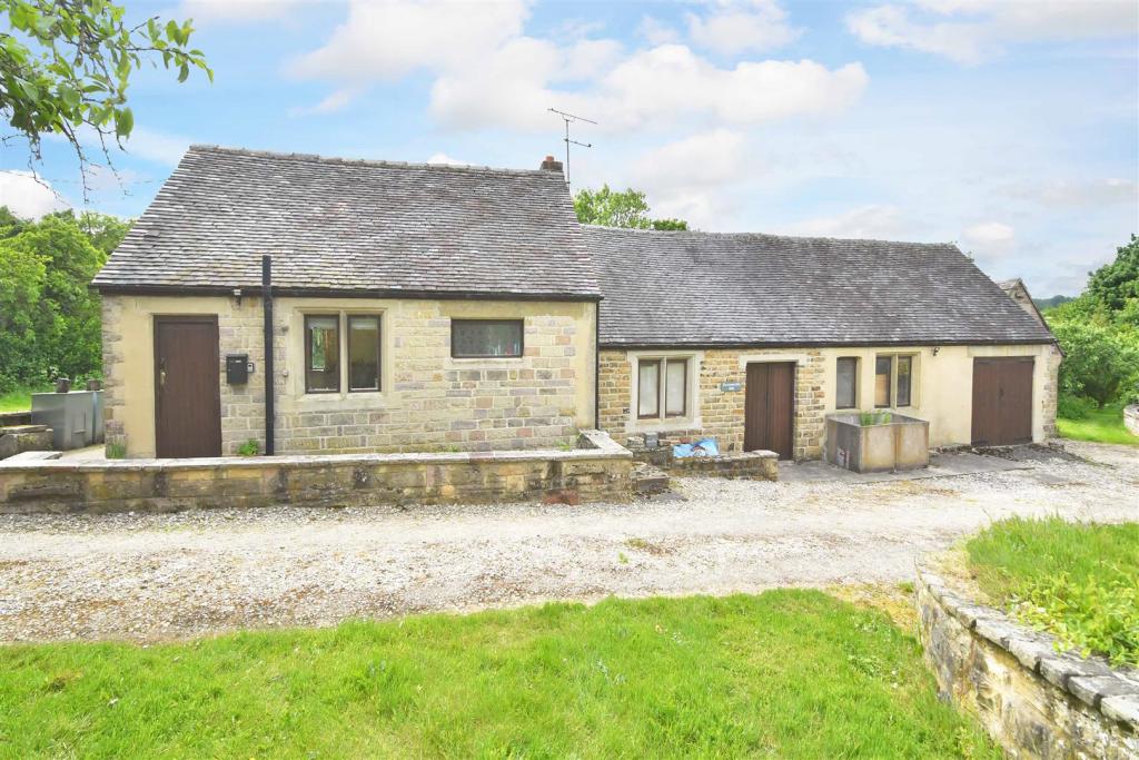 5 bedroom cottage for sale in Abbotts Croft, Stainsby Mill, Heath, Chesterfield, S44 5RW, S44