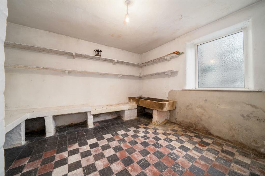 Additional property image - Wash Hills House, The Green, Brassington, Matlock, DE4 4HB