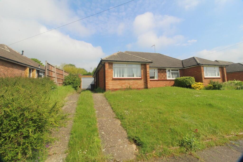 2 bedroom bungalow for sale in Uplands Avenue, Hitchin, SG4
