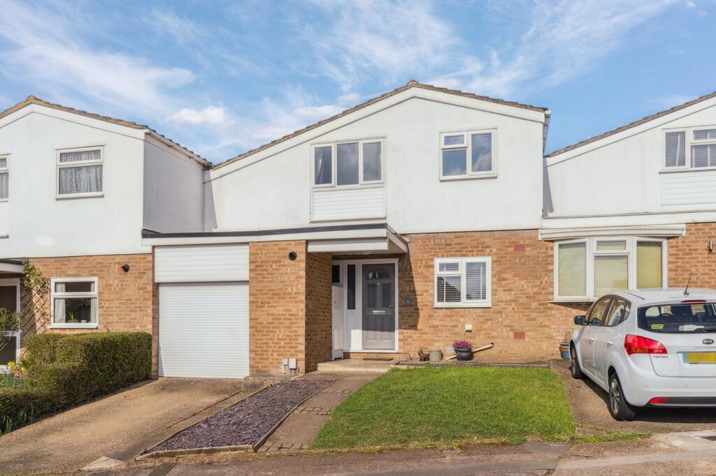 Main image of property: South Hill Close, Hitchin, SG4