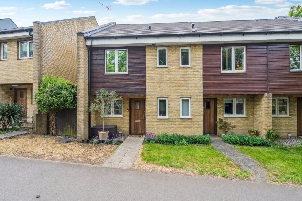 Main image of property: Watersmeet, Hitchin, SG4