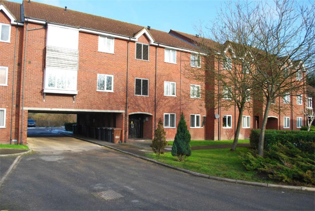 1 bedroom flat for sale in Millstream Close, Hitchin, SG4