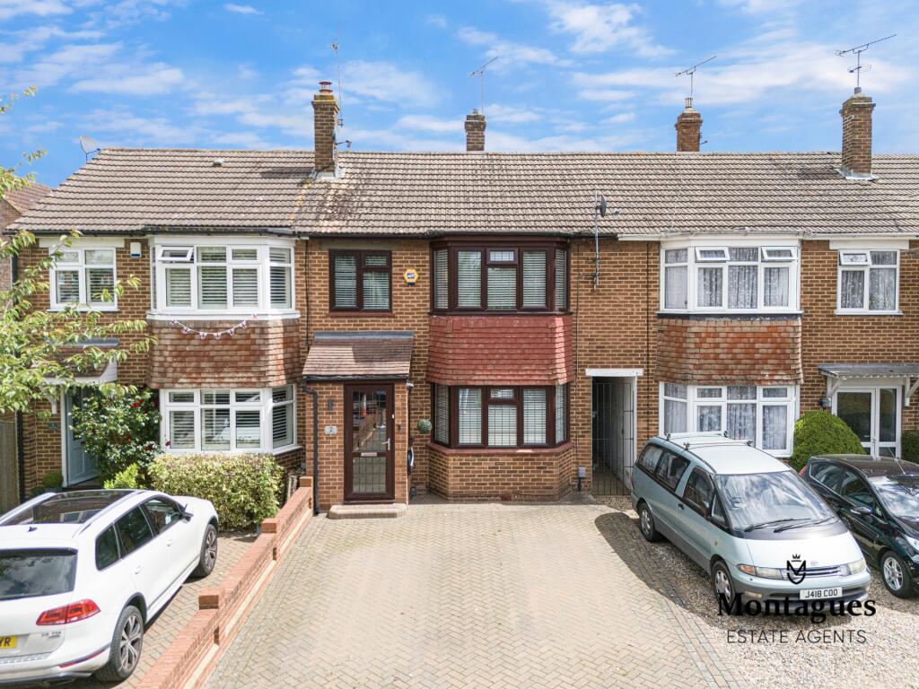 3 bedroom house for sale in Dukes Close, North Weald, CM16