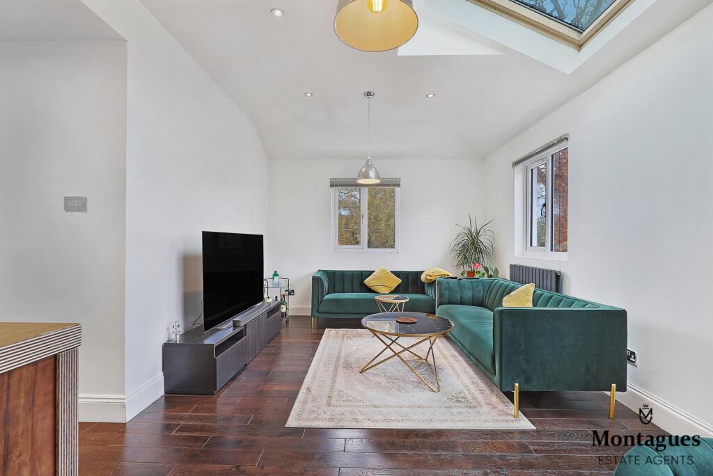 Additional property image - Hemnall Street, Epping, CM16