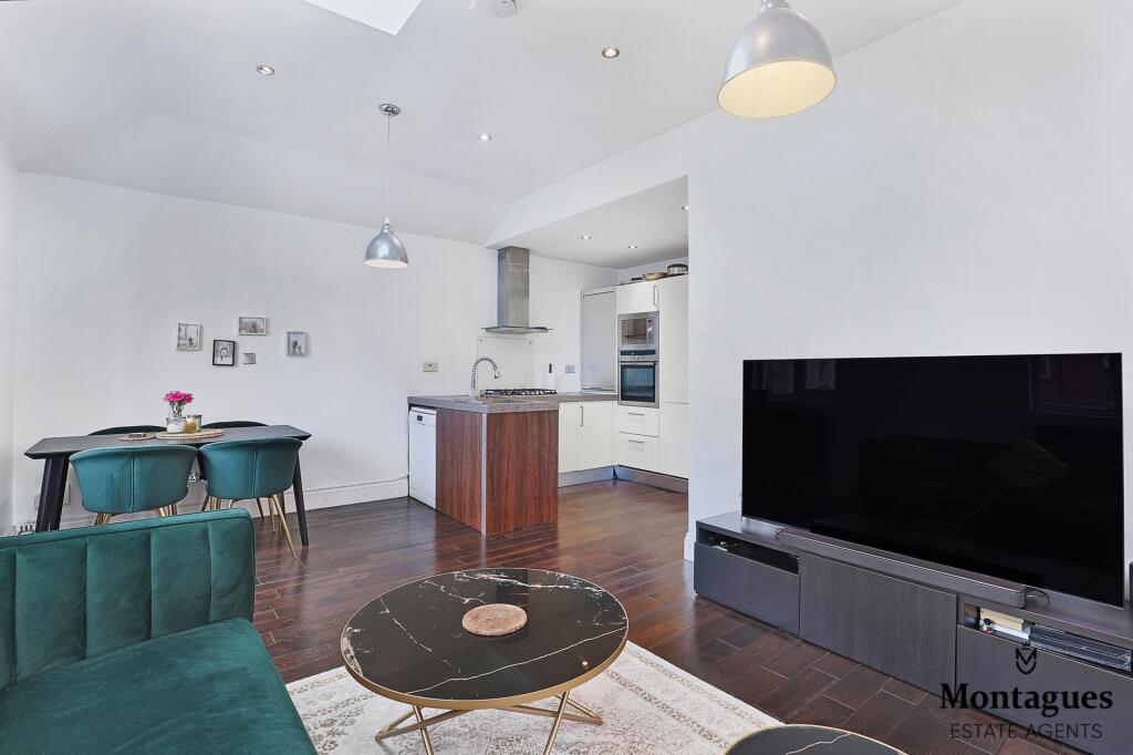 Additional property image - Hemnall Street, Epping, CM16
