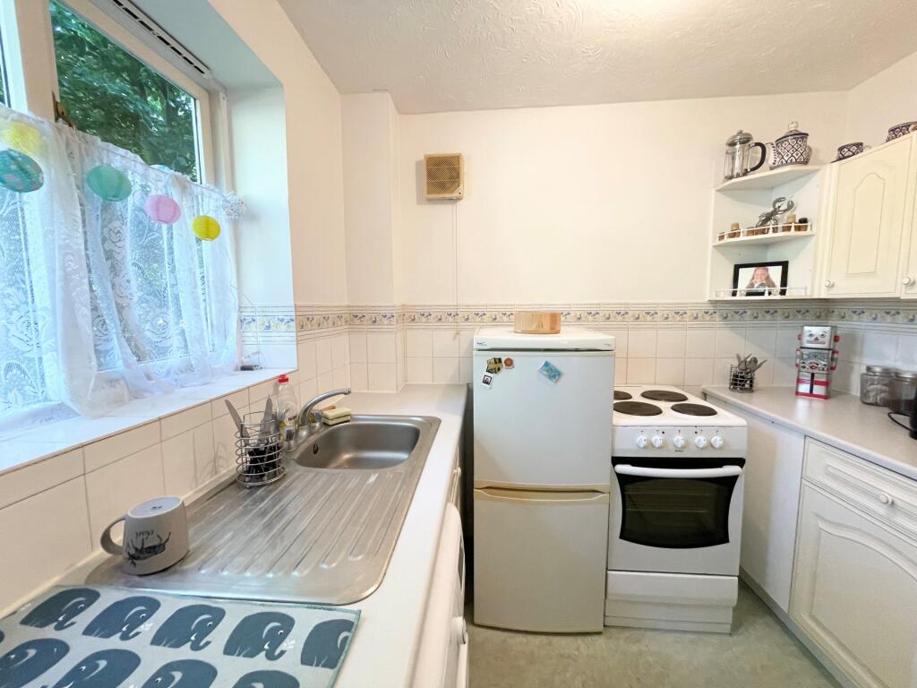 Additional property image - Woodland Grove, Epping, CM16