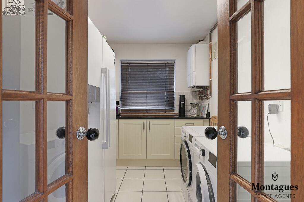 Additional property image - Bluemans End, North Weald, CM16