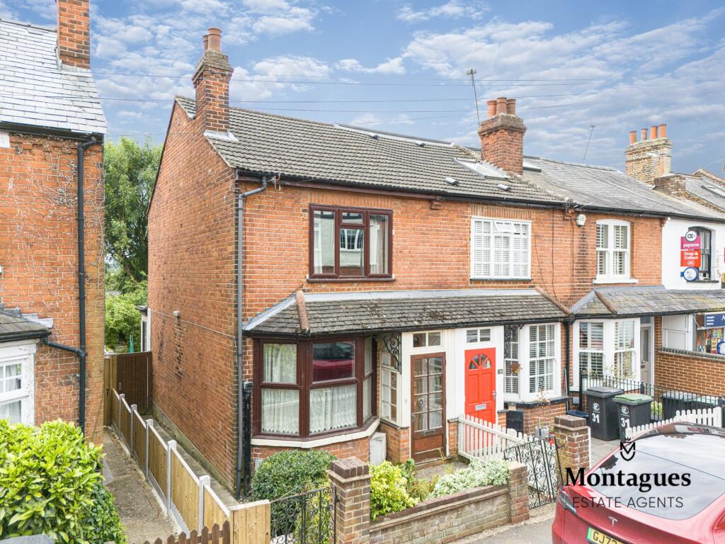 2 bedroom cottage for sale in Allnutts Road, Epping, CM16