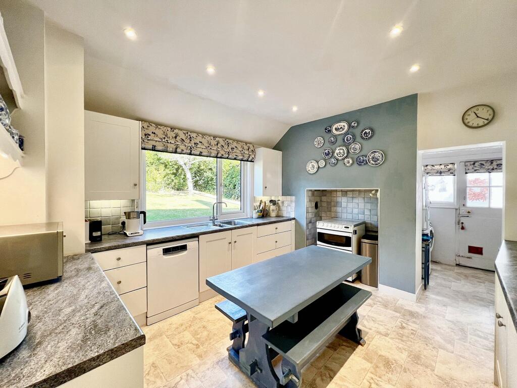 Additional property image - The Drive, Coulsdon, CR5