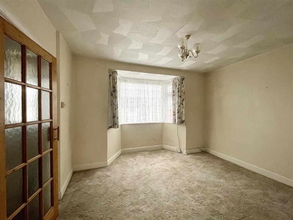 3 bedroom detached house for sale in Chichester Road, Seaford, BN25
