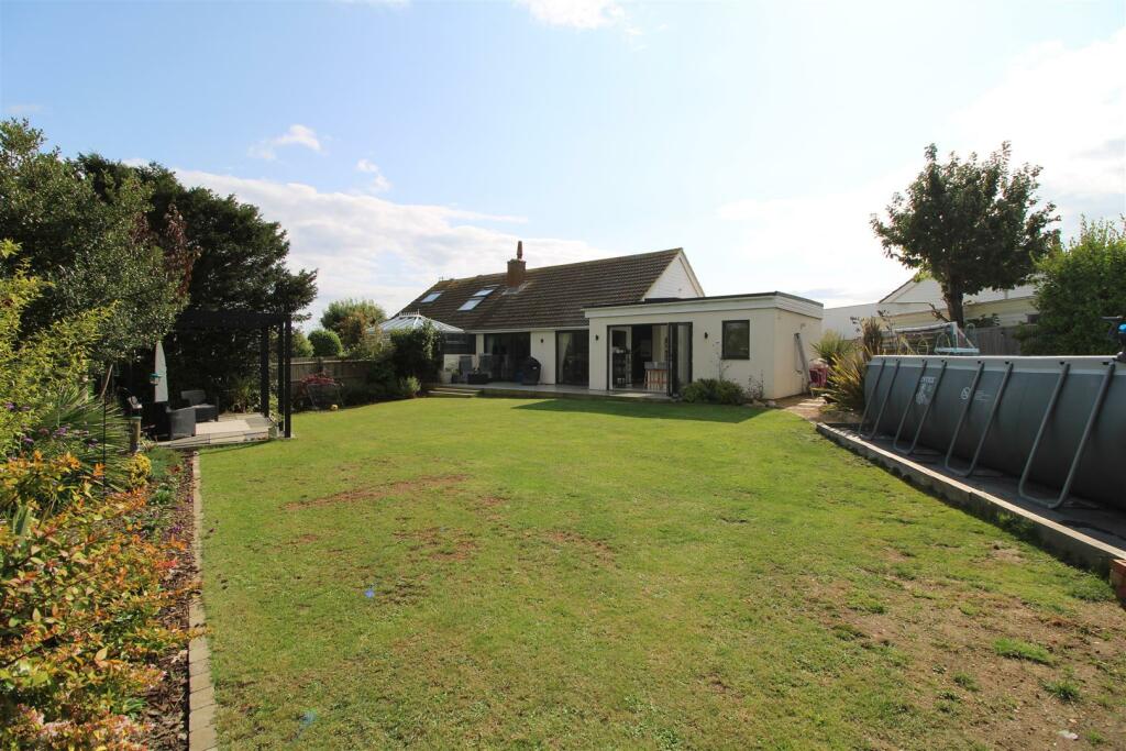 3 bedroom semidetached bungalow for sale in Buckland Road, Seaford, BN25