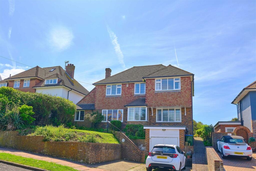 4 bedroom detached house for sale in Hill Rise, Seaford, BN25