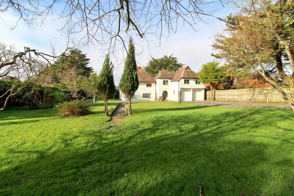 4 bedroom detached house for sale in Firle Road, Seaford, BN25