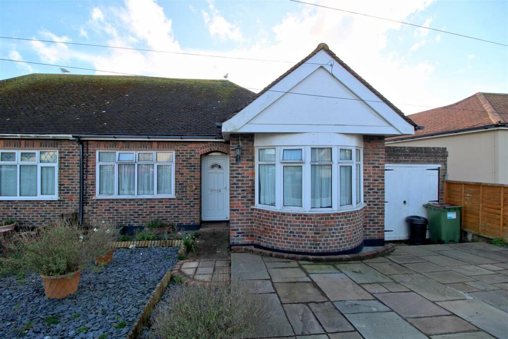 2 bedroom semi-detached bungalow for sale in Chyngton Gardens, Seaford ...