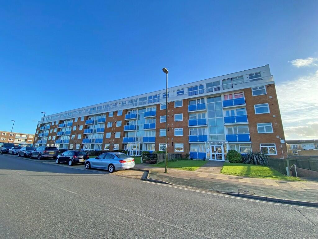 2 bedroom apartment for sale in Riverside, ShorehambySea, BN43