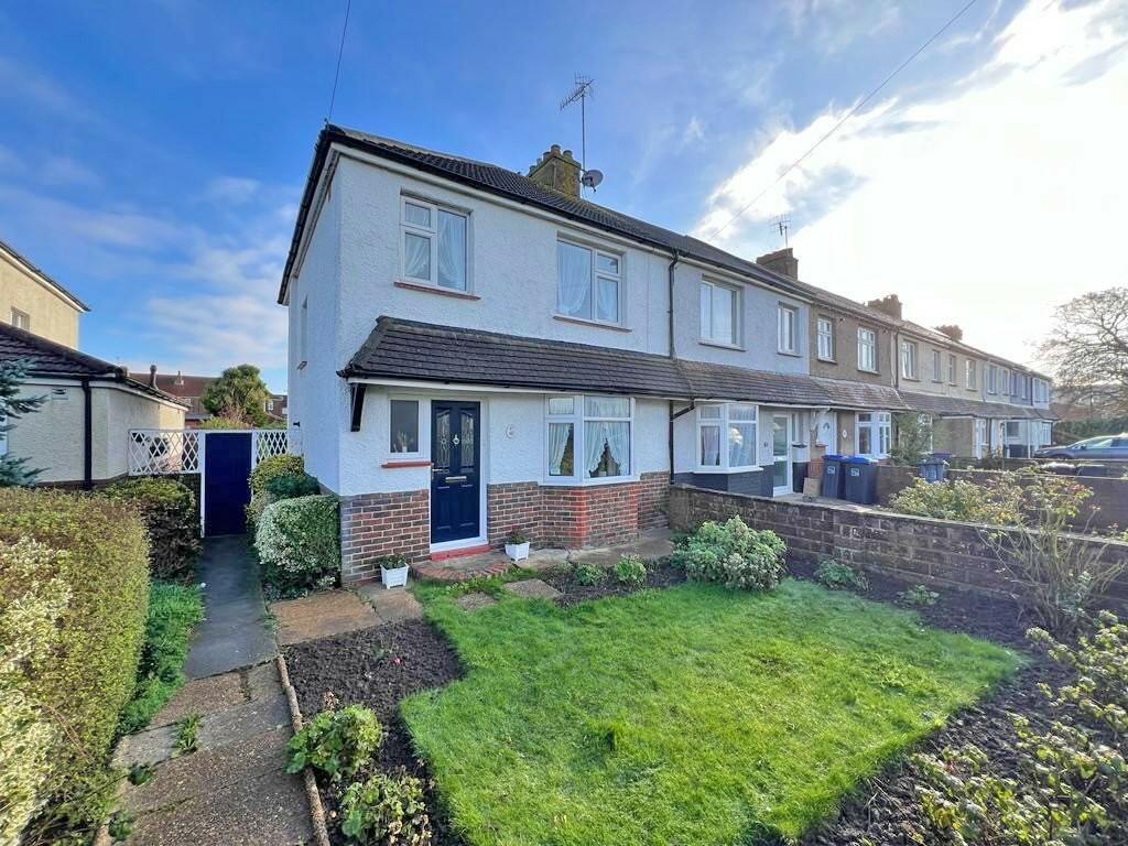 3 bedroom end of terrace house for sale in Eastern Avenue, Shorehamby