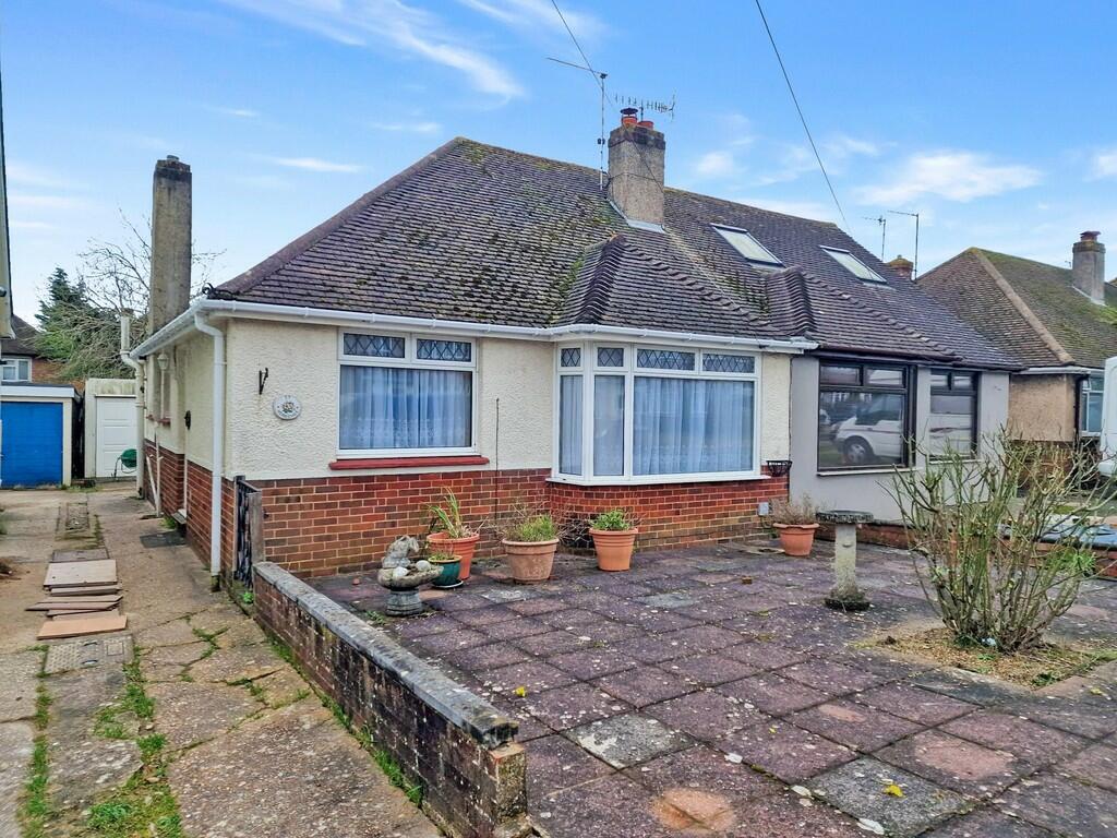2 bedroom semidetached bungalow for sale in ShorehambySea, West