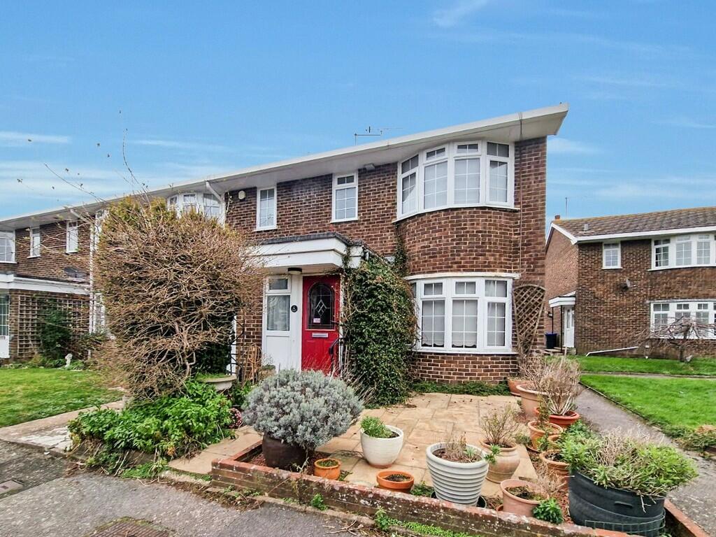 3 bedroom end of terrace house for sale in Seafields, ShorehambySea, BN43