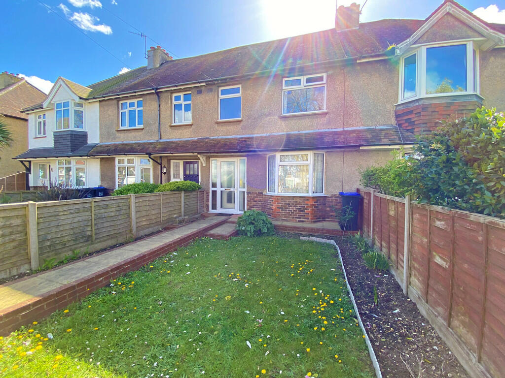 3 bedroom terraced house for sale in Connaught Avenue, ShorehambySea