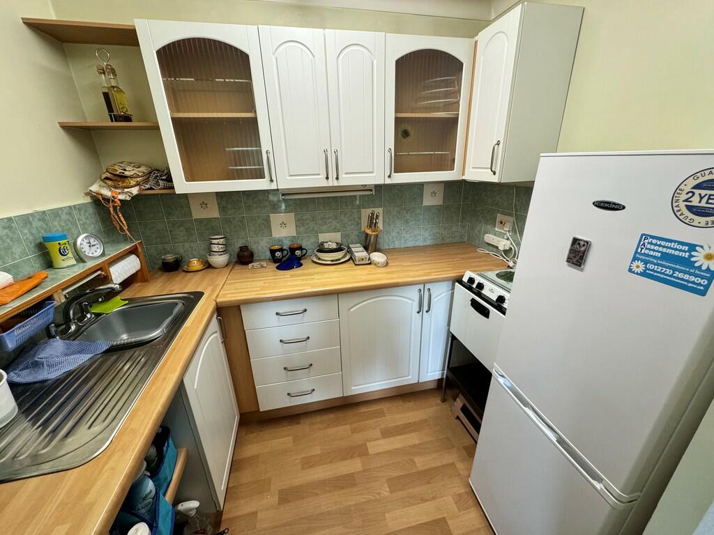 Additional property image - Oakland Court, Buckingham Road