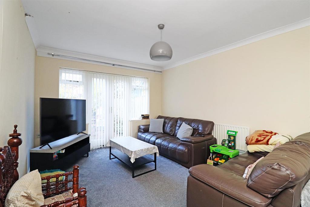 4 bedroom end of terrace house for sale in The Mount, Hale Barns, Altrincham, WA15