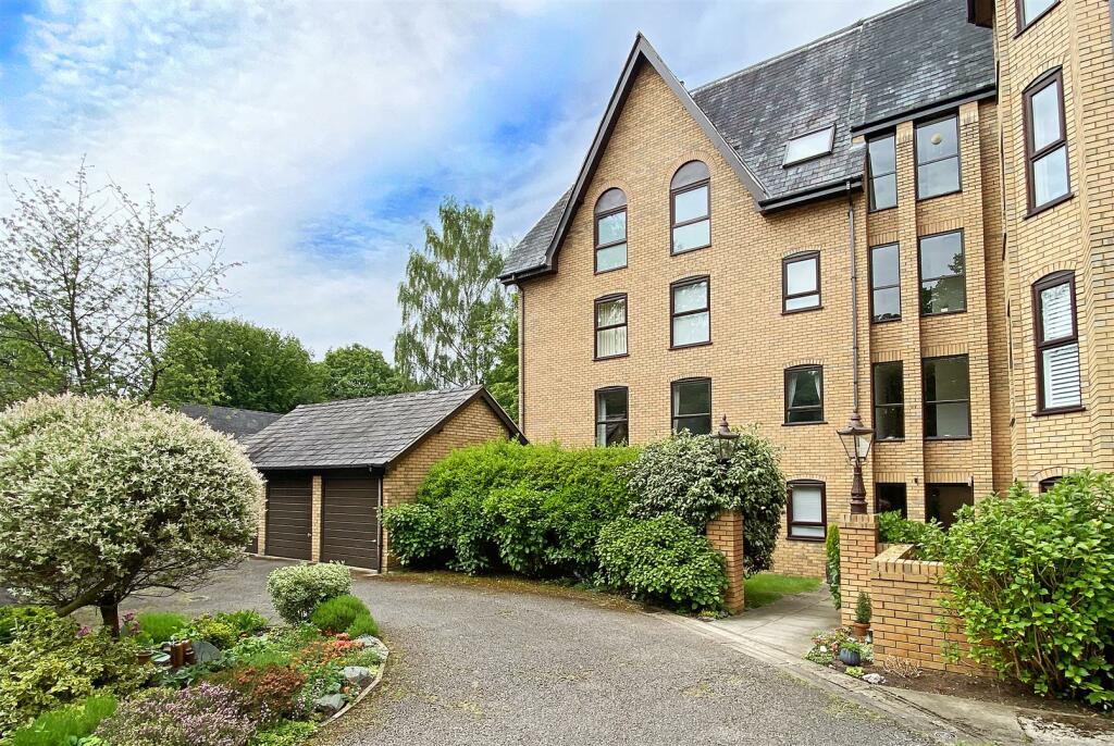 2 bedroom retirement property for sale in St Margarets Road, Altrincham