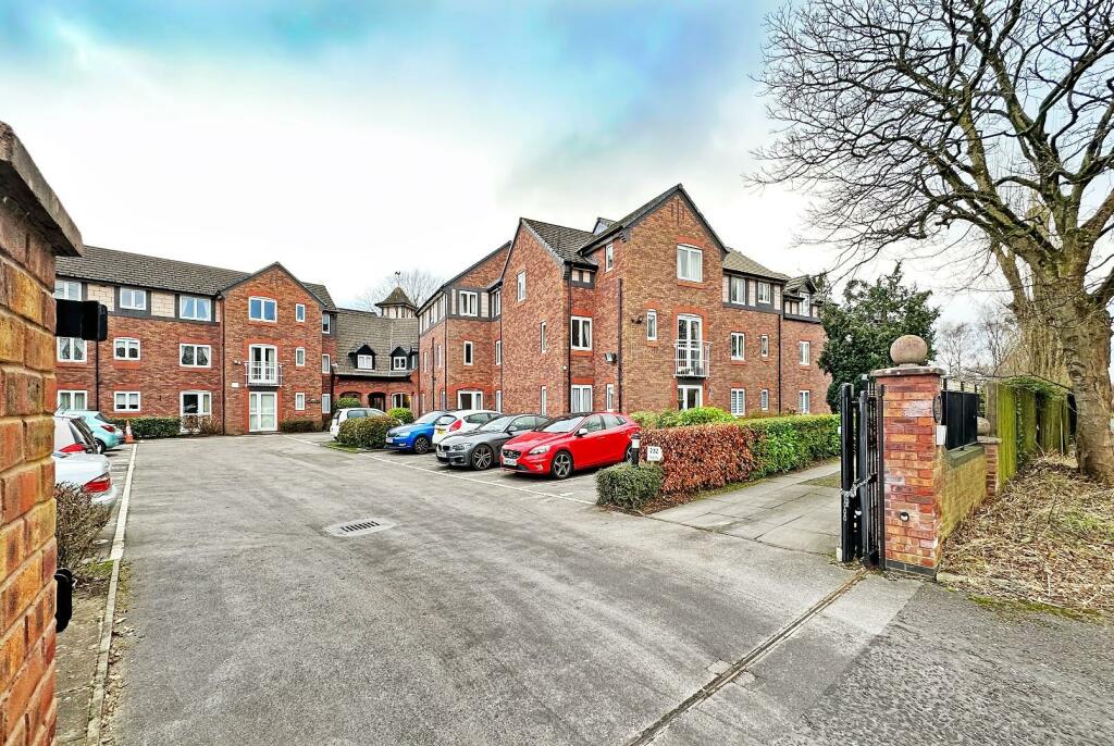 1 bedroom retirement property for sale in Park Road, Timperley, WA15