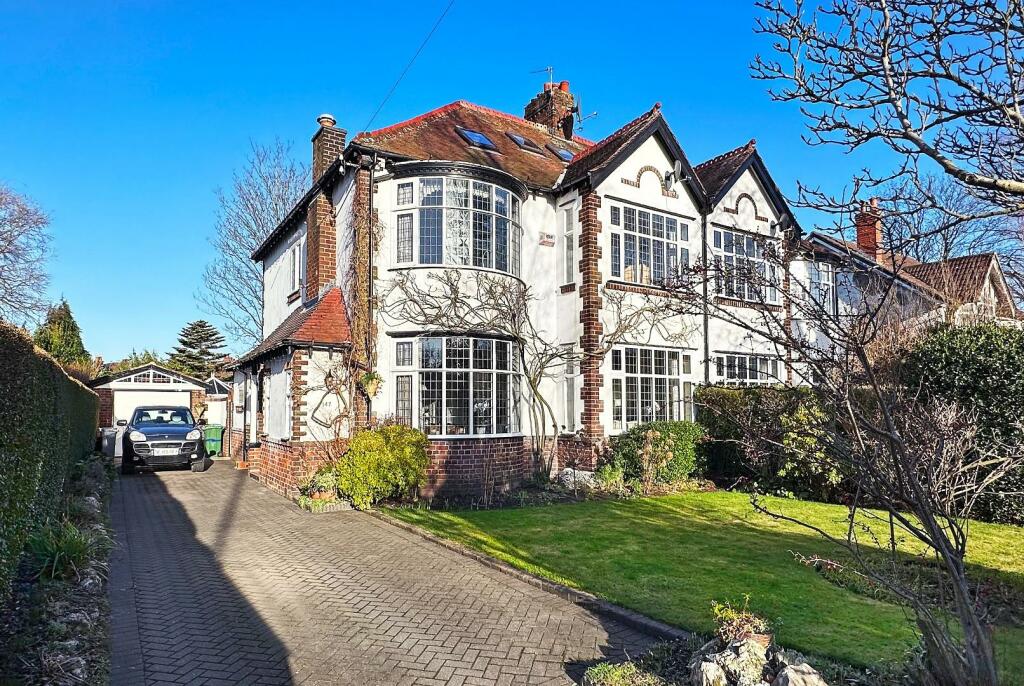 5 bedroom semidetached house for sale in Park Road, Timperley
