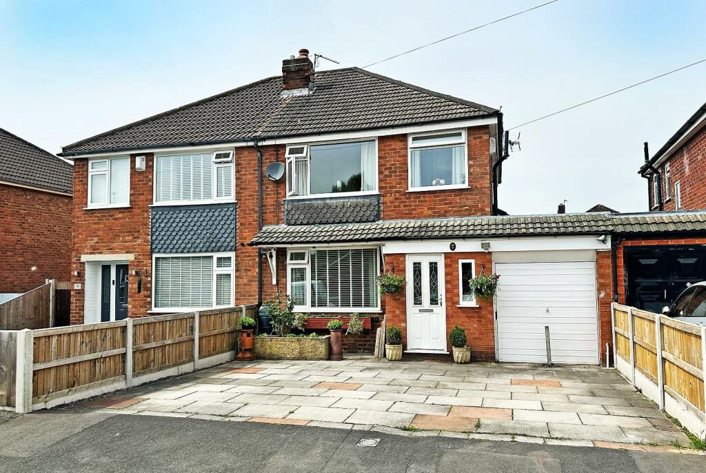 3 bedroom semidetached house for sale in Wentworth Avenue, Timperley