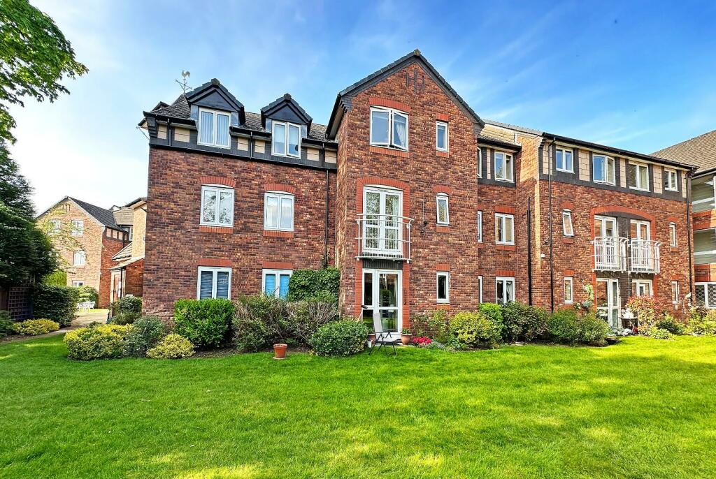 1 bedroom retirement property for sale in Park Road, Timperley, WA15