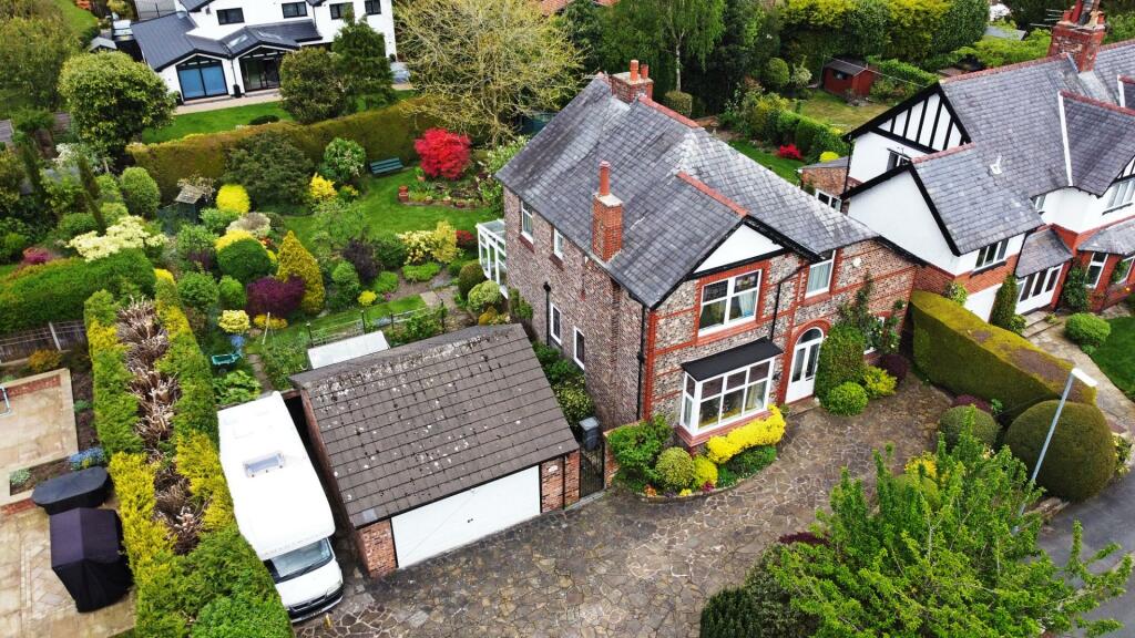 4 bedroom detached house for sale in Appleton Road, Hale, WA15