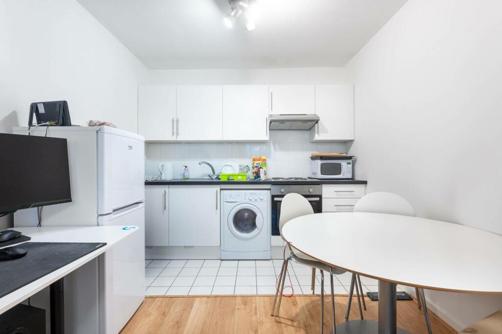 1 bedroom flat for sale in Orsett Terrace, Paddington, London, W2