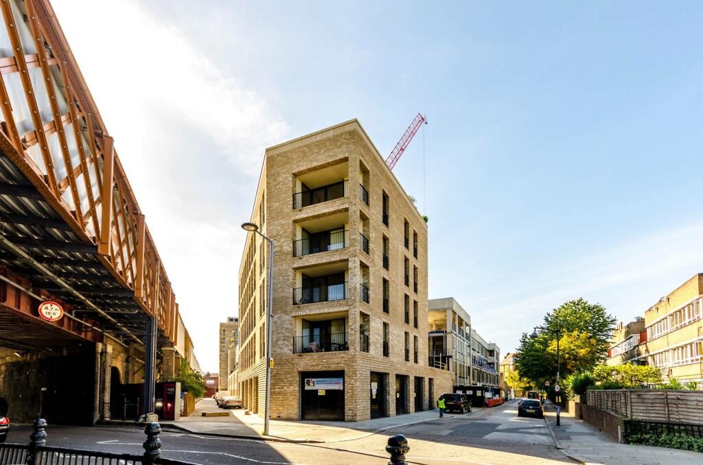 1 bedroom flat for sale in Lockton Street, North Kensington, London, W10