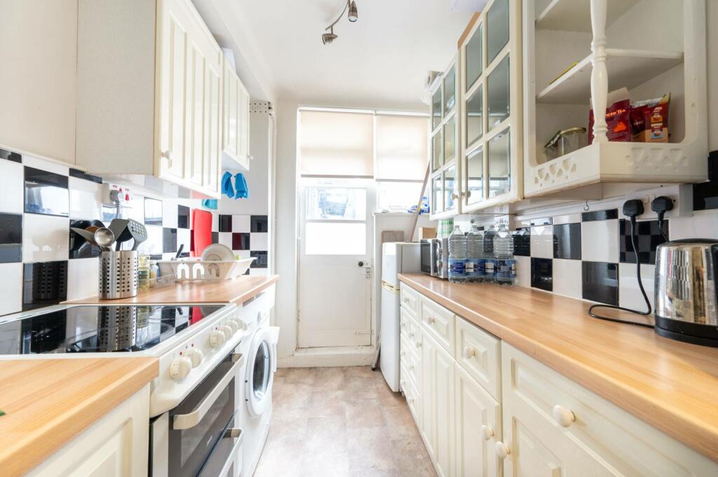 Studio flat for rent in Hatherley Grove, Notting Hill, London, W2