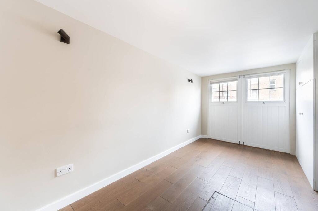 Main image of property: Royal Crescent Mews, Holland Park, London, W11