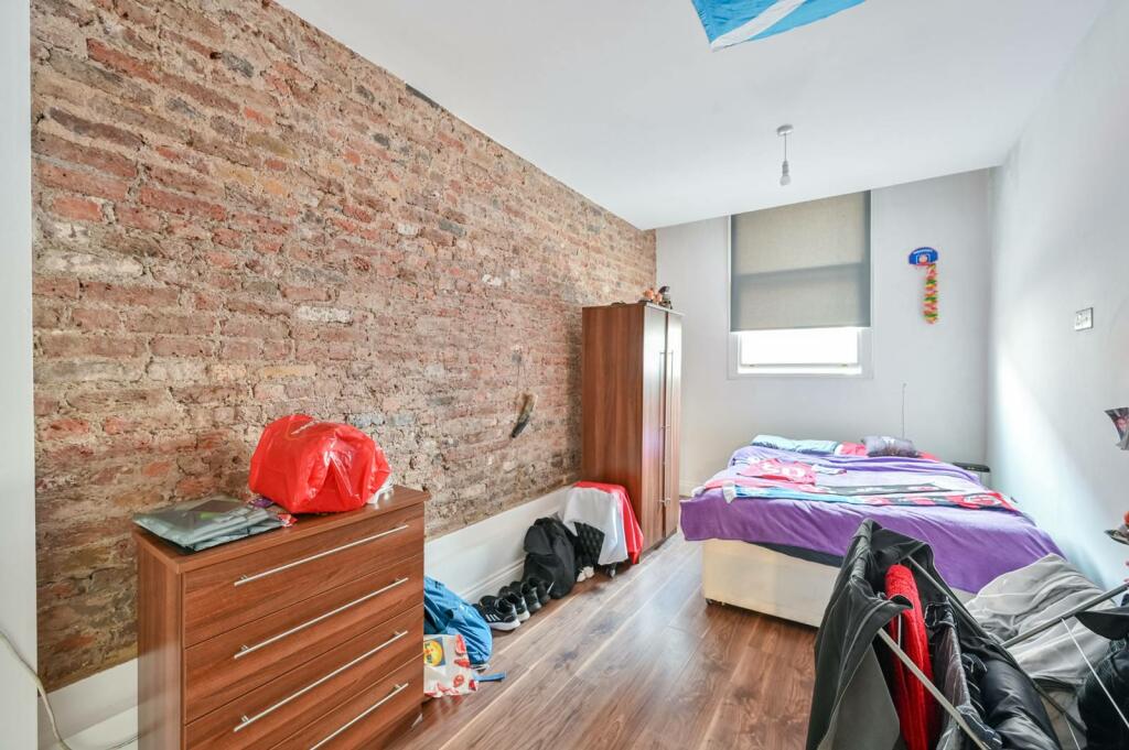 2 bedroom flat for sale in Munster Road, Munster Village, London, SW6