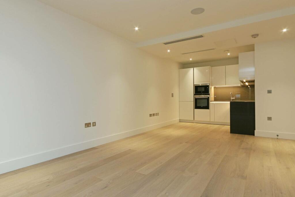 1 bedroom flat for sale in Westbourne Apartments, Fulham, London, SW6