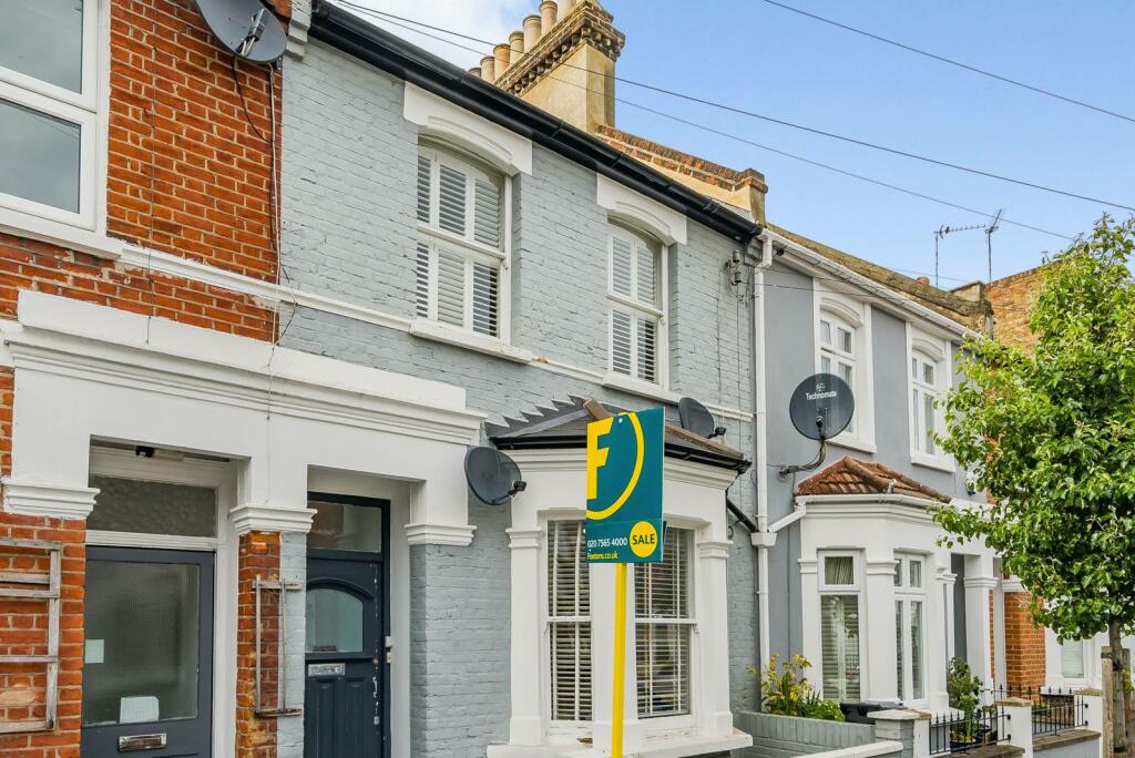 3 bedroom flat for sale in Rosaline Road, Munster Village, London, SW6