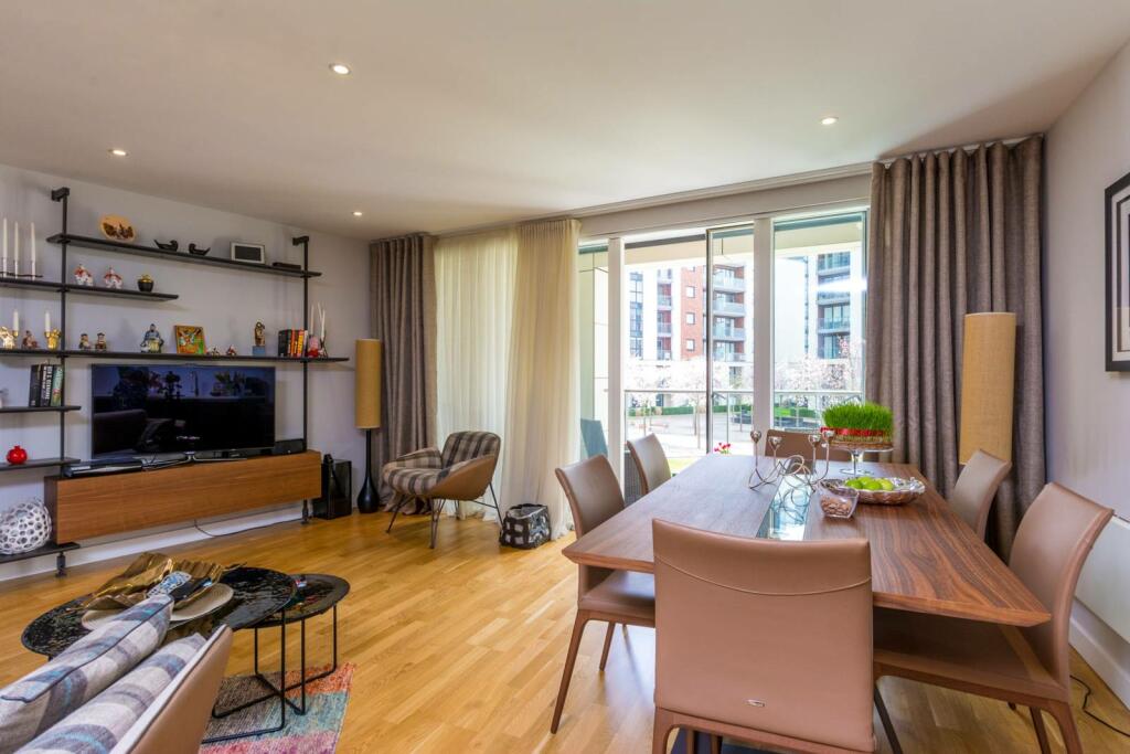 2 bedroom flat for rent in Pump House Crescent, Brentford, TW8