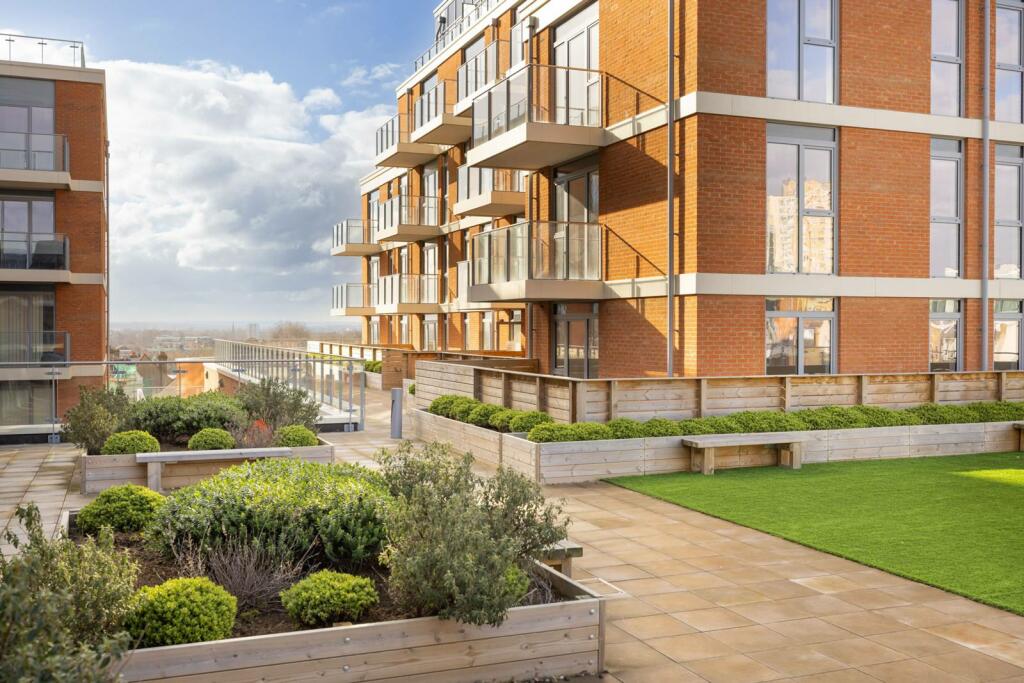 1 bedroom flat for rent in Talisker House, Acton, London, W3