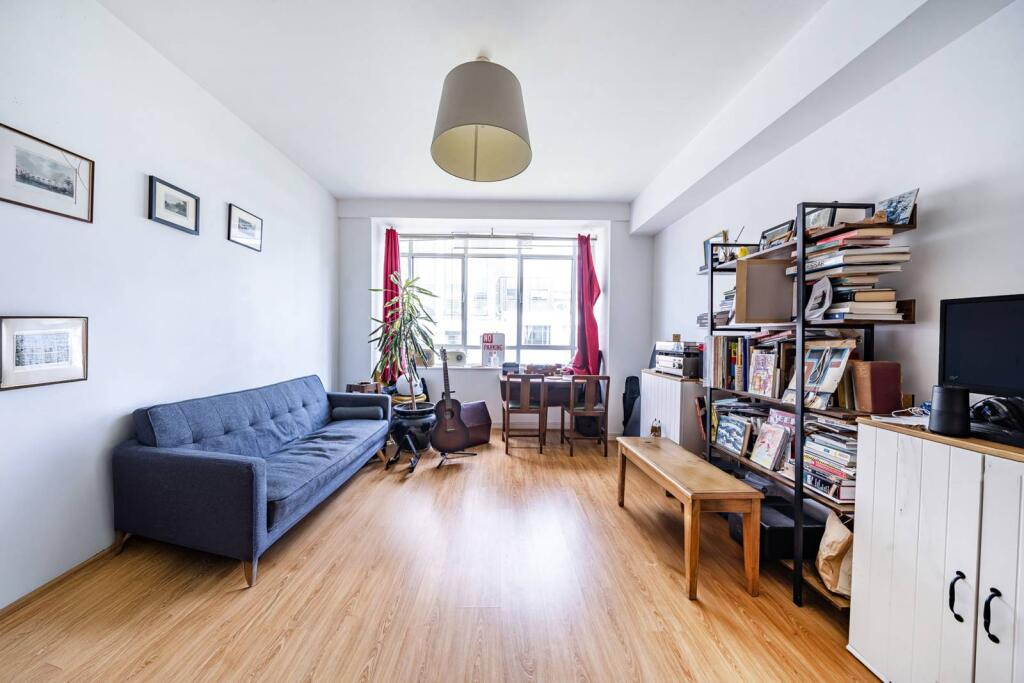 Main image of property: Great West Road, Brentford, TW8