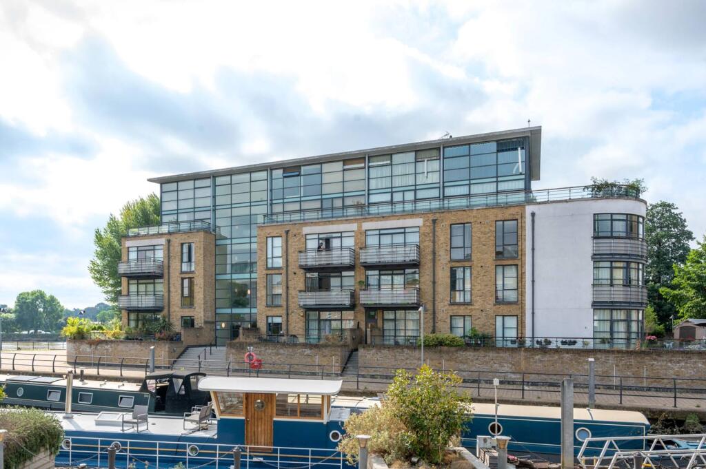 Main image of property: Ferry Quays, Brentford, TW8