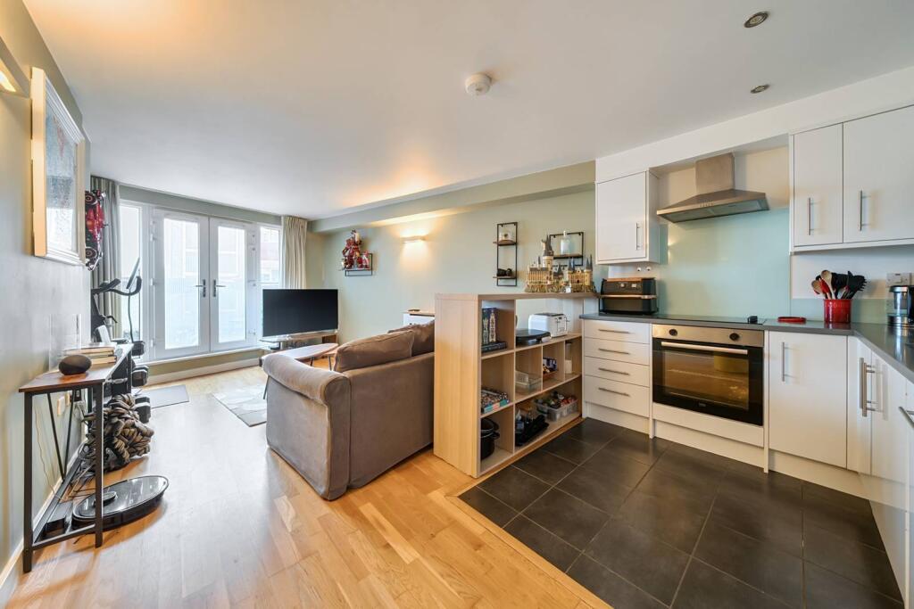Main image of property: London Road, Brentford, TW8